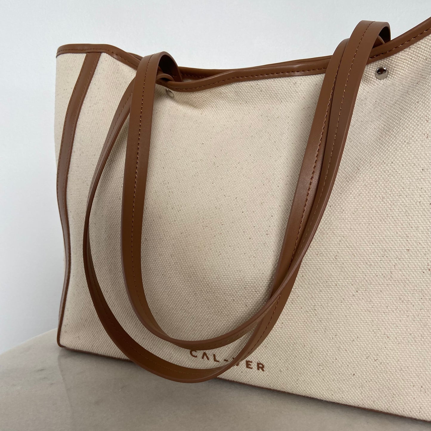 The OXFORD Tote - Tan